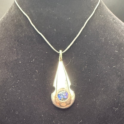 Handmade silver pendant with lapis natural stone chips and scalloped edge