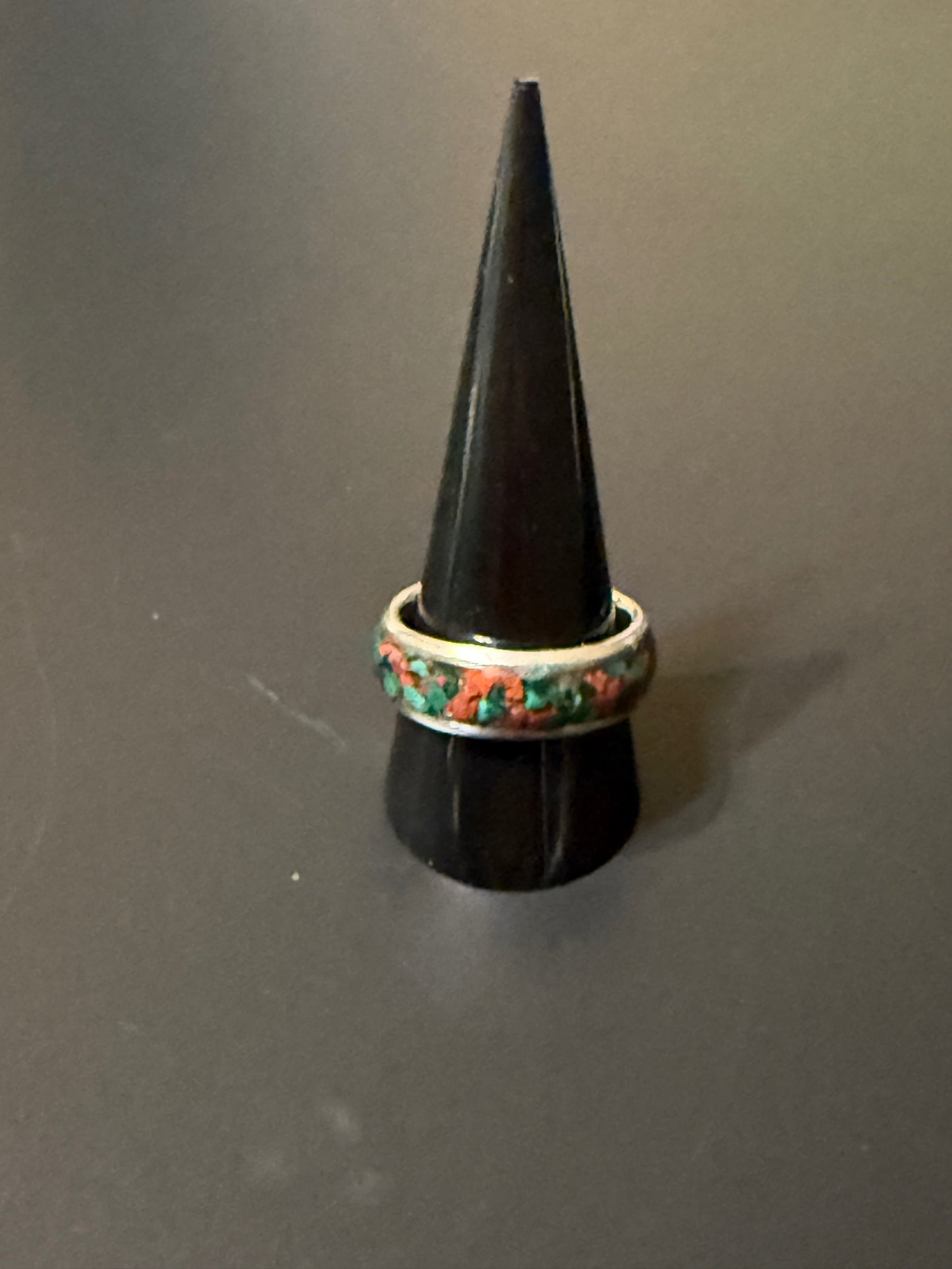 Handmade silver ring with  jasper and malachite stone chips embedded in band