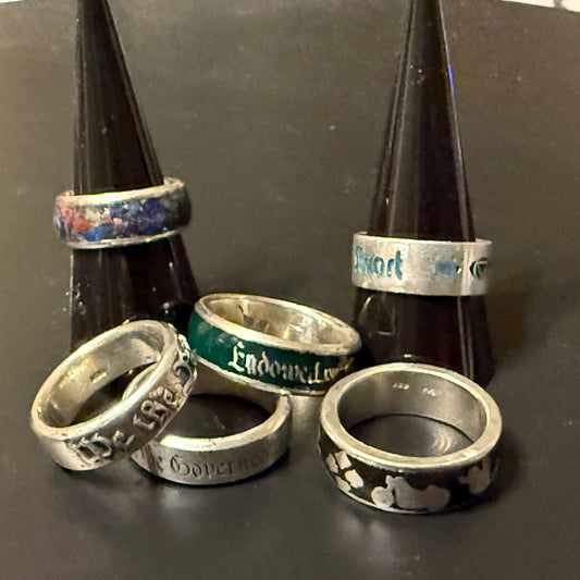 Different styles of band rings